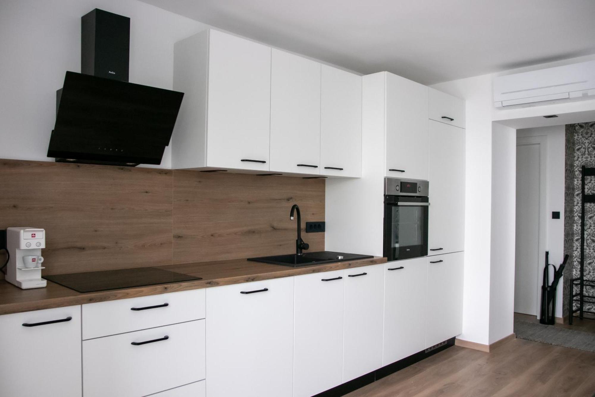 Residence Black&White ลูบลิยานา ภายนอก รูปภาพ